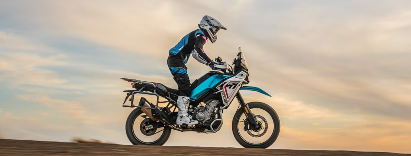 CFMoto 450MT chega ao Brasil com tecnologia e desempenho surpreendentes